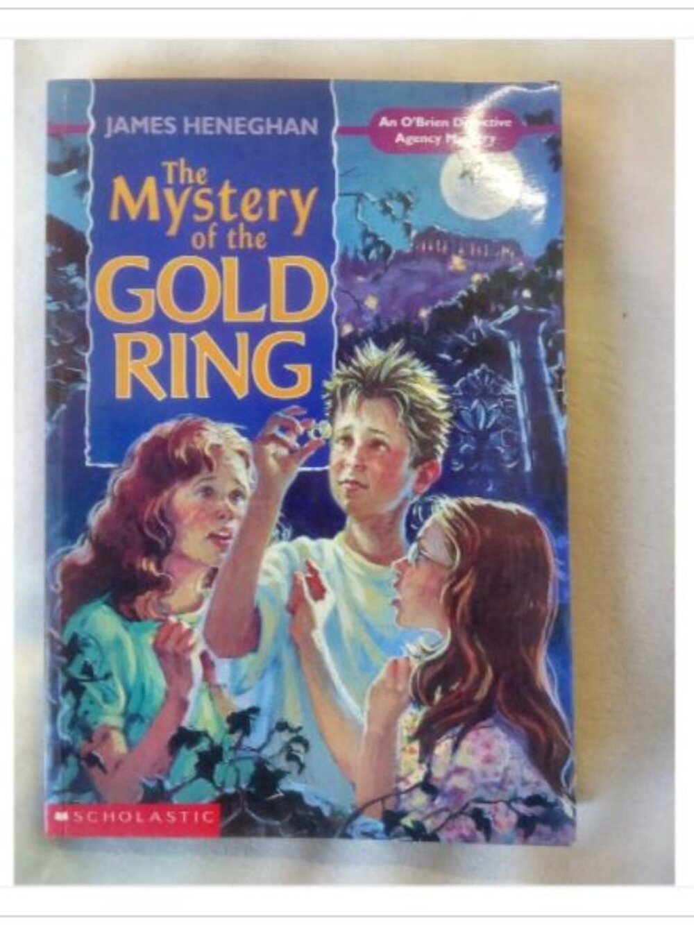 The Mystery of the Gold Ring James Heneghan 1995 First Edition Paperback Book